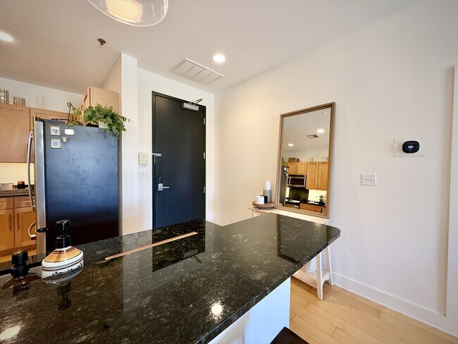 Building Photo - 444 N Central Ave