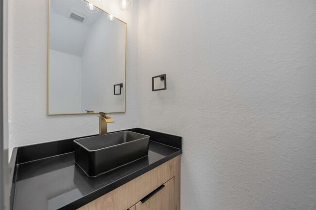 Building Photo - 8018 Attwater St