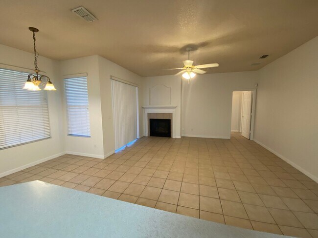 Building Photo - Pool Home for Rent