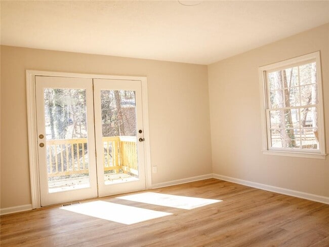 Building Photo - 95 Simpson Dr NE