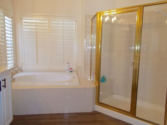 Building Photo - Stunning Fully Remodeled Luxury Home in Peccole Ranch