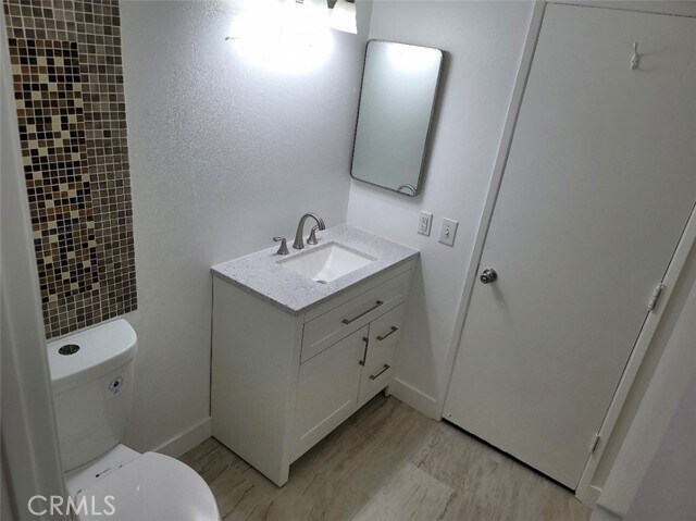 Building Photo - 6984 Center St