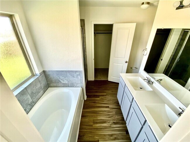 Building Photo - 21313 Wilmiller Ln