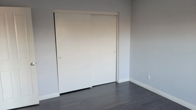 Building Photo - 5048 Via Manos