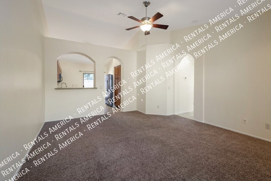 Building Photo - 3051 S Eugene