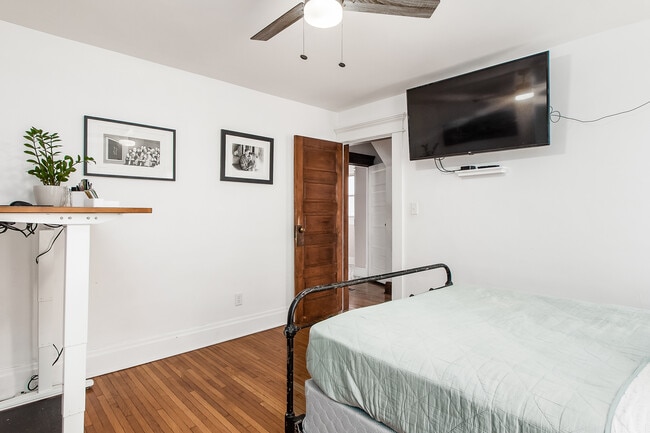 Building Photo - 234 E 7th Ave