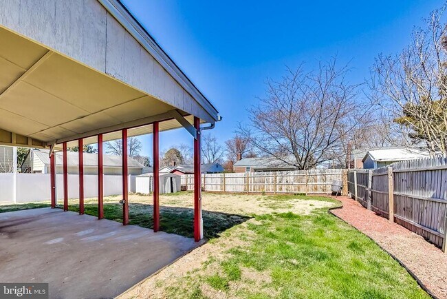 Building Photo - 4617 Creek Shore Dr