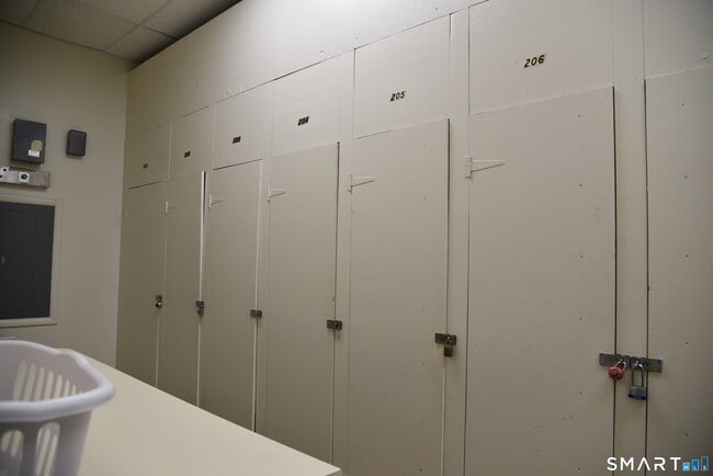 Building Photo - 32 Haviland St