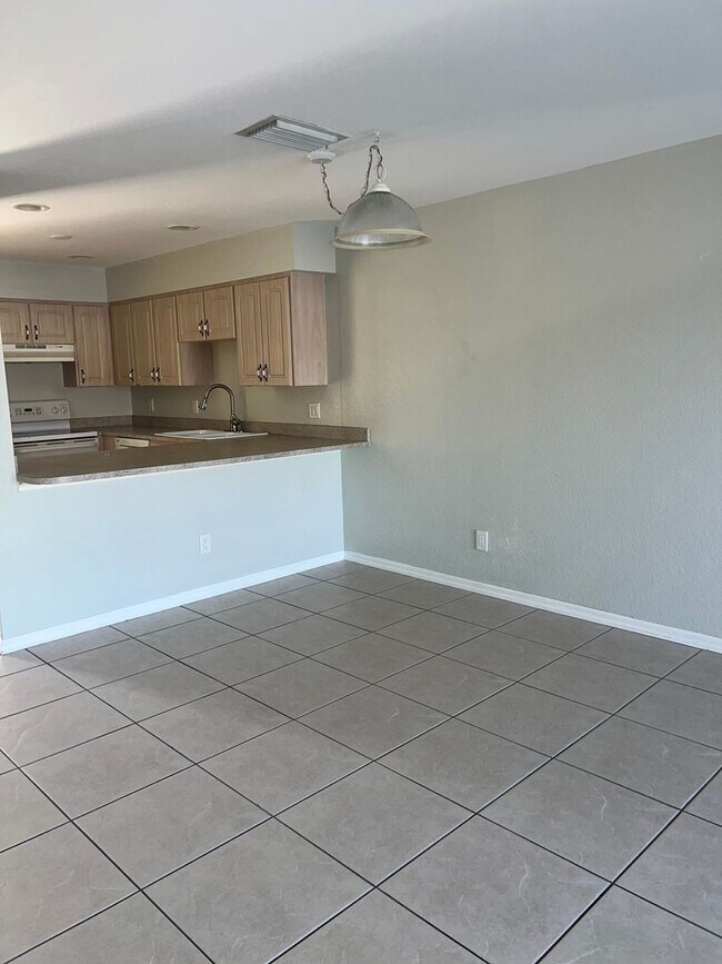 Building Photo - Villa Congress