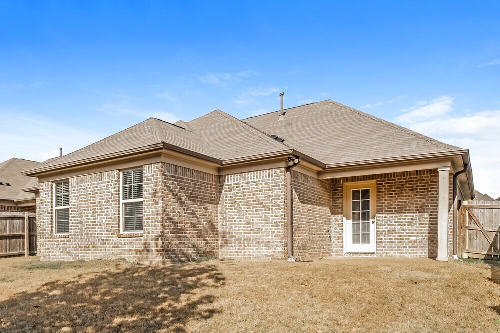 Building Photo - 9455 Darren Cir S