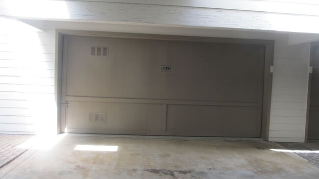 Building Photo - Imperial Beach  Condo