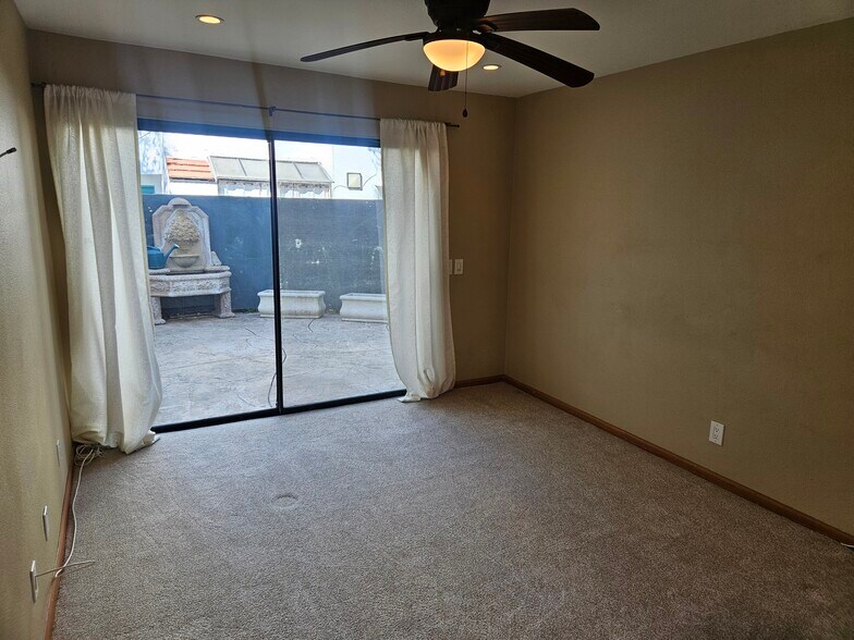 Building Photo - 2519 Chandler Ave