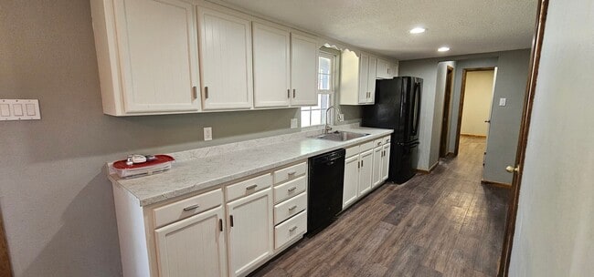 Building Photo - Stunning Rosewood Home COMING SOON