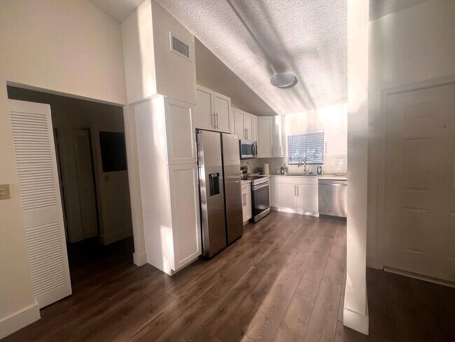 Building Photo - 2900 Olivewood Terrace