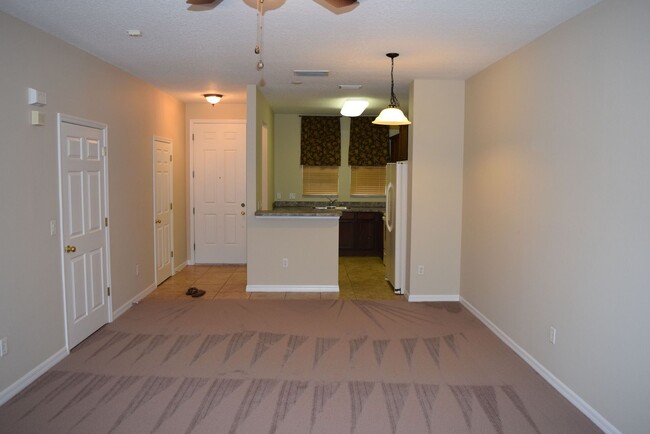 Building Photo - Charming 2-Bedroom, 2.5-Bathroom Townhome ...