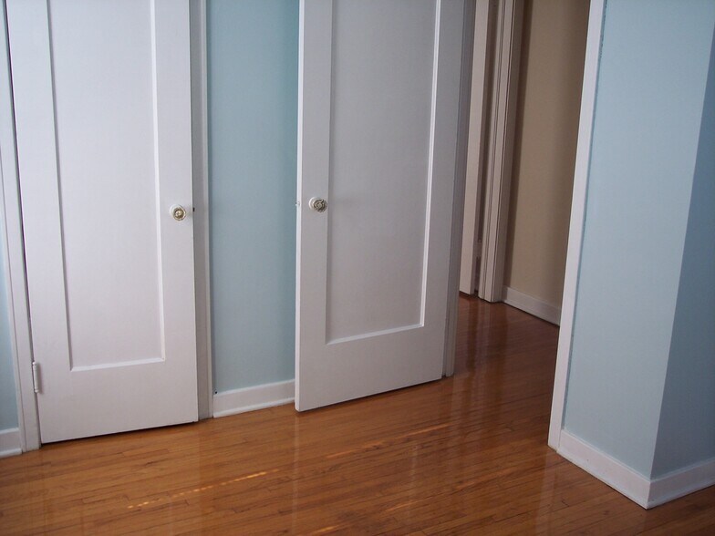 Building Photo - 615 Starin Ave