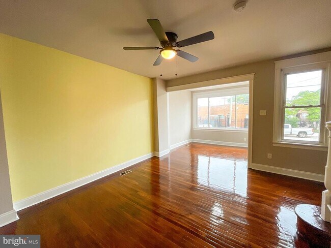 Building Photo - 6818 Wyncote Ave