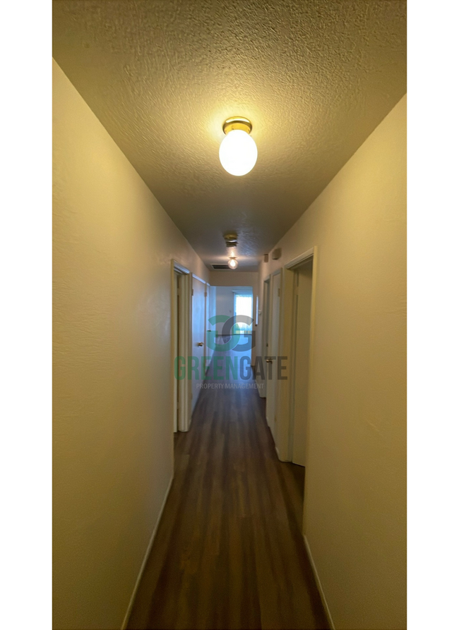 Building Photo - Gate Community 2 Bedroom Condo Availabilit...