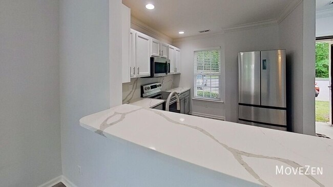 Building Photo - 1202 Savin Landing