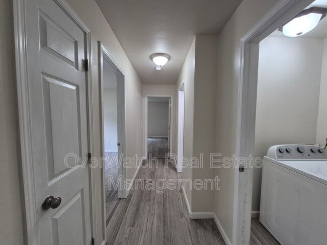 Building Photo - 250 Oklahoma St