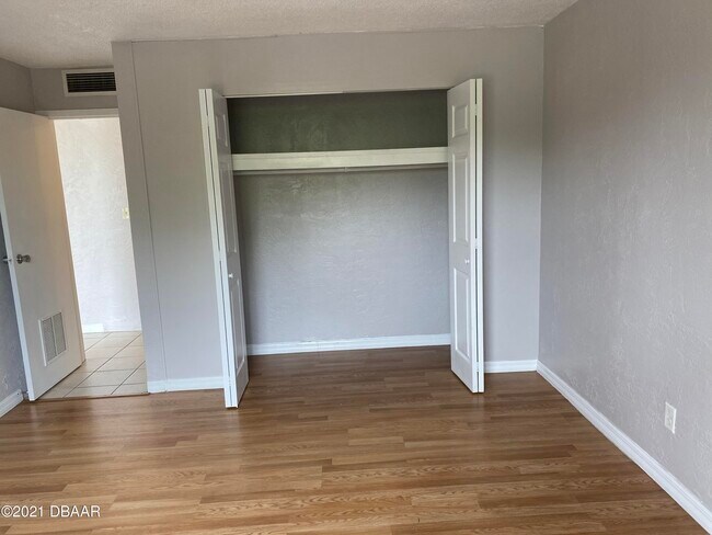 Building Photo - 732 N Halifax Ave