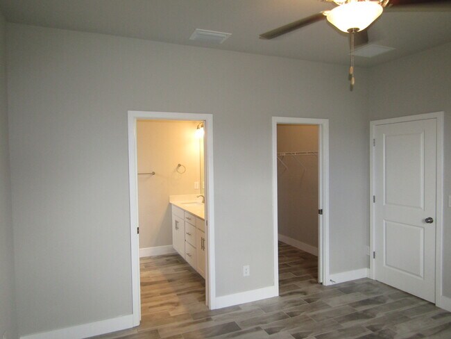 Building Photo - 9113 Waldrep St