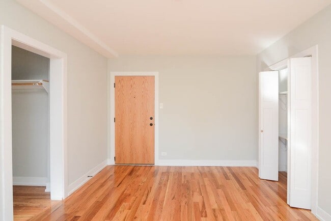 Building Photo - 555 W Arlington