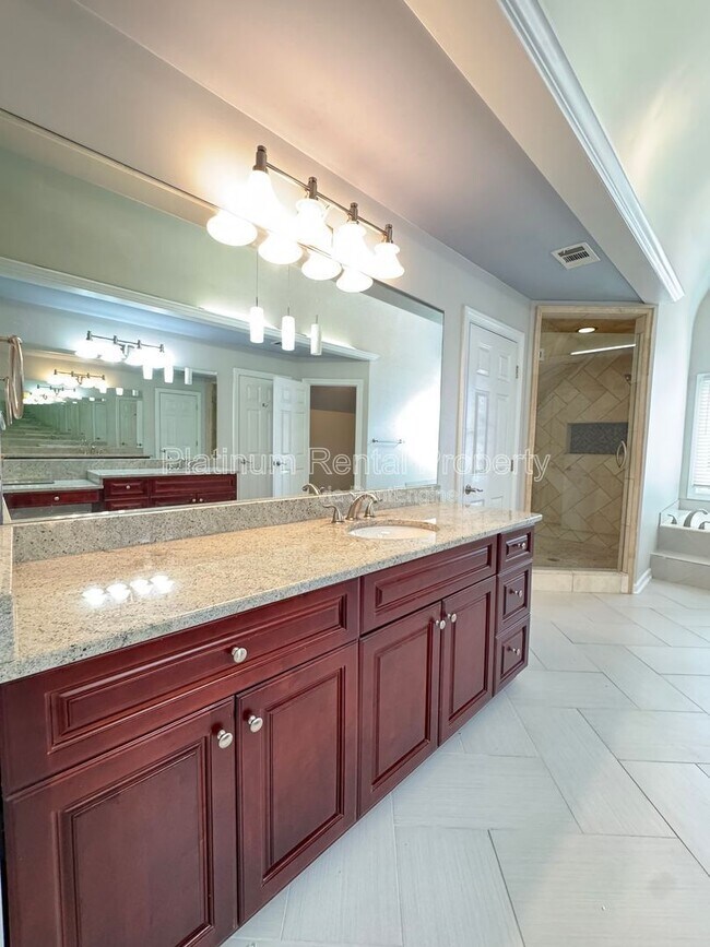 Building Photo - 425 Water Shadow Ln