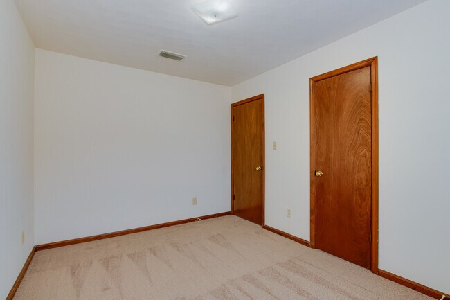 Building Photo - 856 Maitland Drive