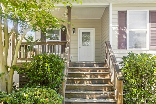 Building Photo - Picket Fences