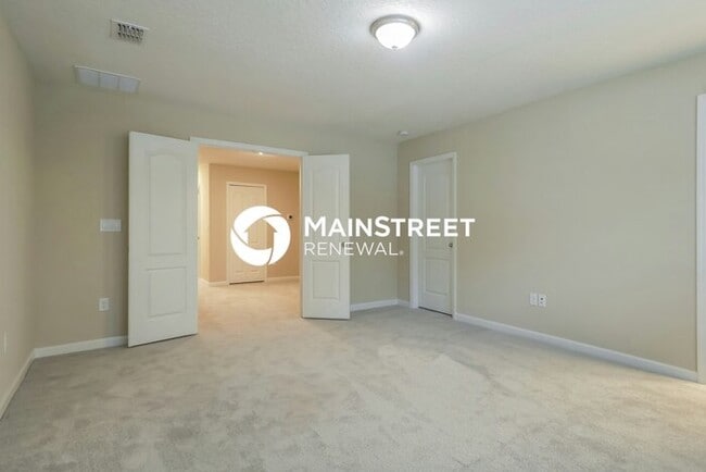 Building Photo - 3 Bedroom Pet-Friendly Home in Jacksonville, FL with Main Street Renewal