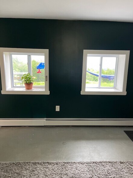 Building Photo - 14 Maplewood Rd