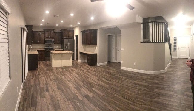 Building Photo - Beautiful townhome with POOL, in Santa Clara with amazing views of Snow Canyon