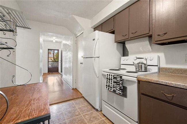 Building Photo - 823 Lilac St