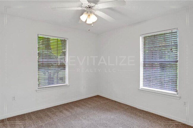Building Photo - Beautifully Updated 3/2 Brick Home in Fole...