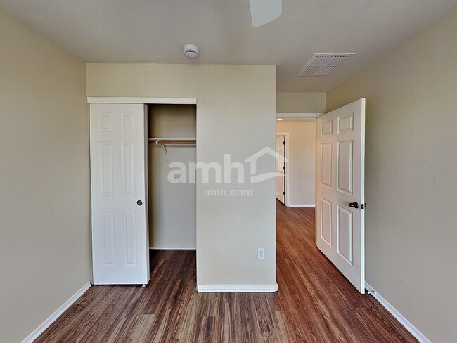 Building Photo - 12951 N Fox Hollow Dr