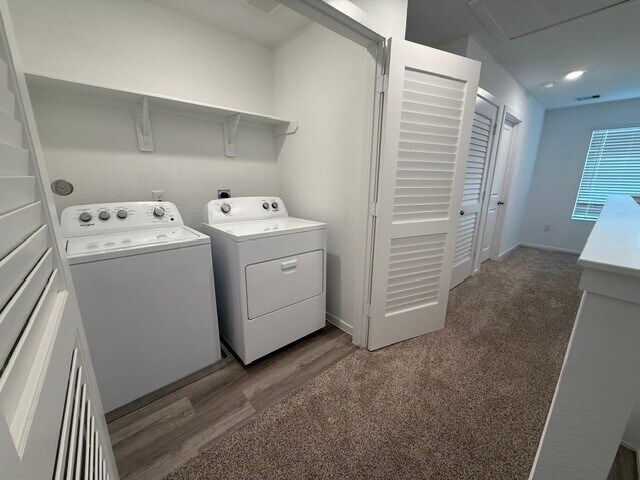 Building Photo - 922 Moon Drop Ln