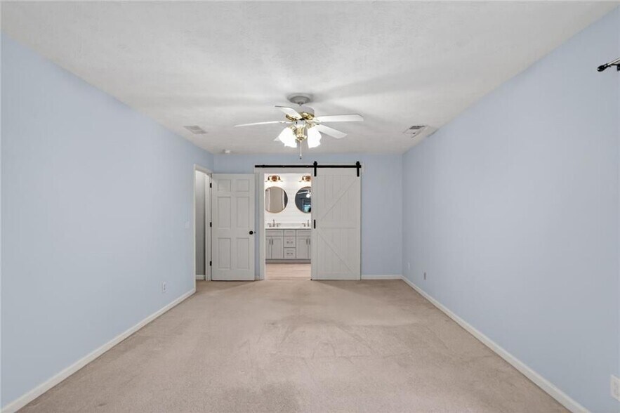 Building Photo - 4624 Mountain Creek Dr