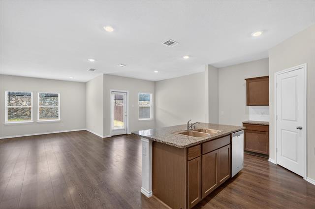 Building Photo - 2109 Muscovy St