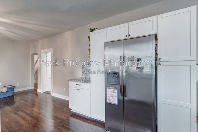 Building Photo - 3022 Groveland Ave