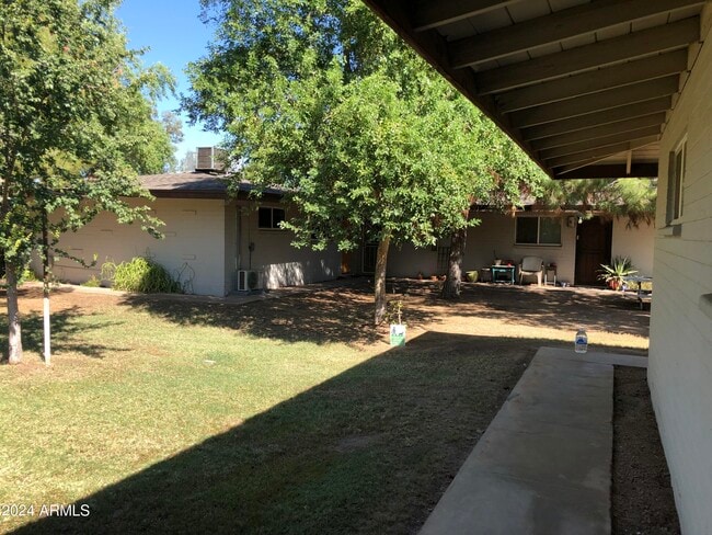 Building Photo - 2103 S Granada Dr