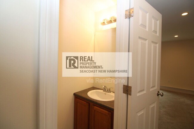 Building Photo - 4 Waverly Dr