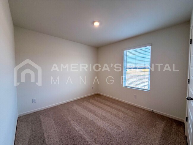 Building Photo - New Construction & Modern Living in Sandy Ridge!