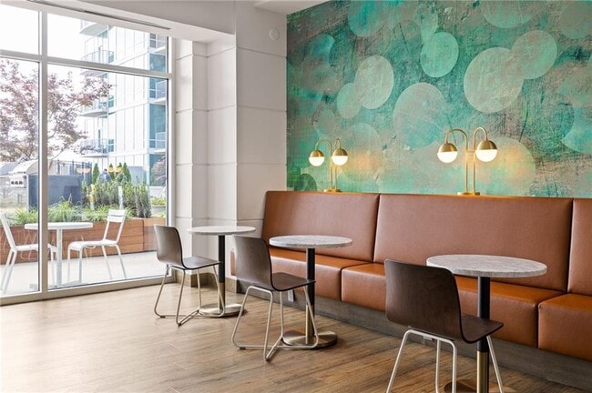 Building Photo - 943 Peachtree St NE