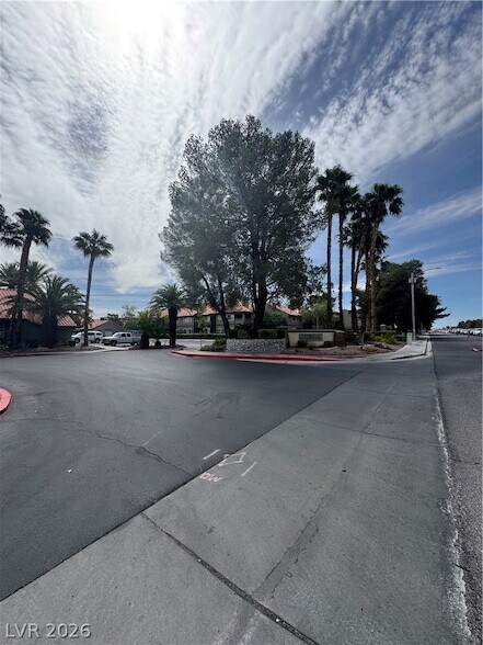 Building Photo - 5050 S Rainbow Blvd