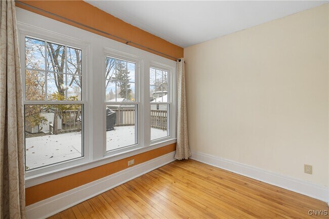 Building Photo - 144 Durston Ave