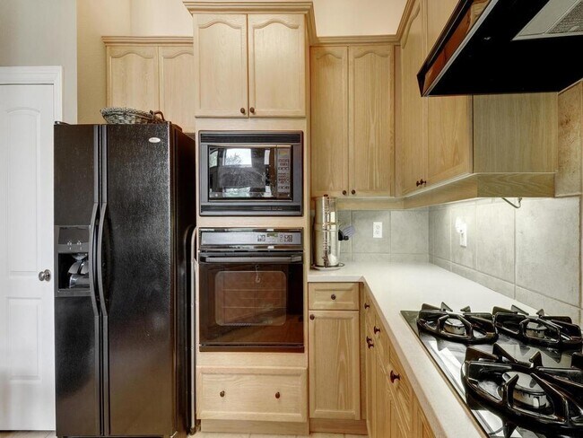 Building Photo - 1701 Spyglass Dr