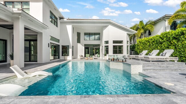 Building Photo - 17400 Rosella Rd