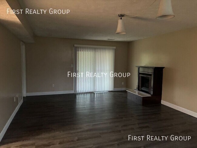 Building Photo - 37 W Lytle-Five Points Rd