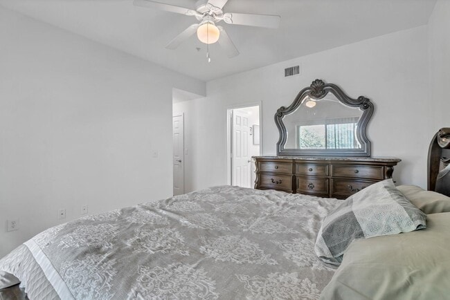 Building Photo - 10075 Gate Pkwy N